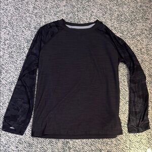 Like New Boys Old Navy Active Black Camo Long Sleeve Tee
